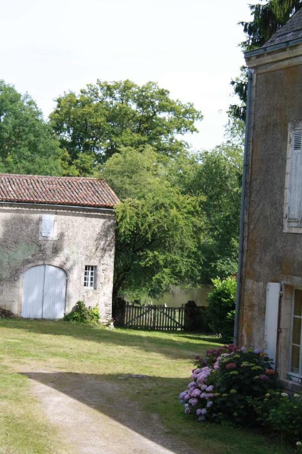 Domaine De La Borliere Villa Fenioux  Exteriör bild